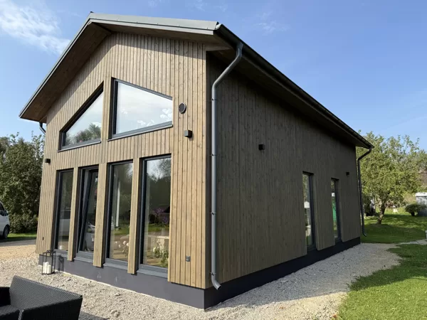 60m2 ar mansarda stāvu